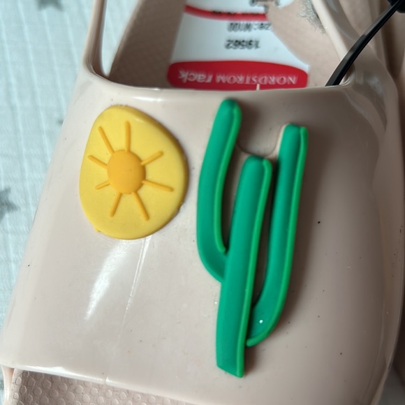 Mini Melissa+Tarsila Do Amaral Slides - Picture 7 of 12